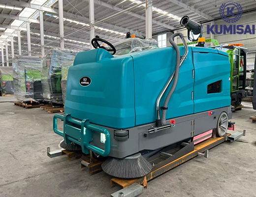 Xe quét rác chà sàn Kumisai KMS 1450XS - 3