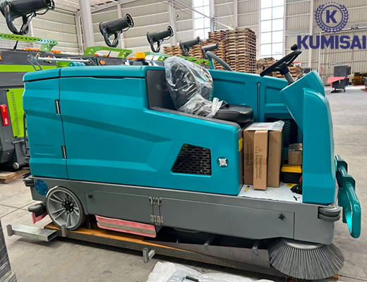 Xe quét rác chà sàn Kumisai KMS 1450XS - 10