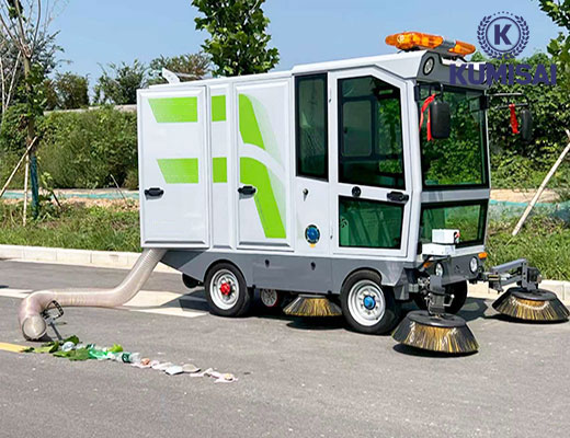 Xe quét rác ngồi lái Kumisai KMS S18 - 4